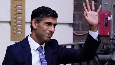 UK politics: Royal ceremony and speeches as Rishi Sunak becomes new PM