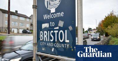 Bus drivers near Bristol accused of refusing to pick up asylum seekers