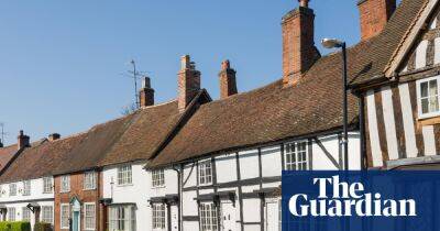UK house prices fall at fastest rate in 14 years, says Halifax