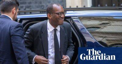 Kwarteng tax cut likely to give lowest paid just 63p a month, says IFS