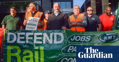 Rail strikes: 40,000 RMT members to stage further action on 8 October