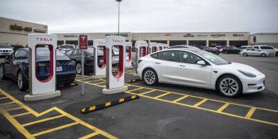 EV Tax Credits to Spur More Vehicle Sales Are Entering a Critical Phase