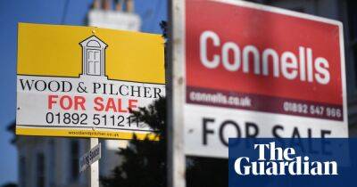 UK house prices predicted to drop by at least 10% in 2023