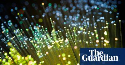 Record 8m households in UK struggle to manage telecoms bills, says Ofcom