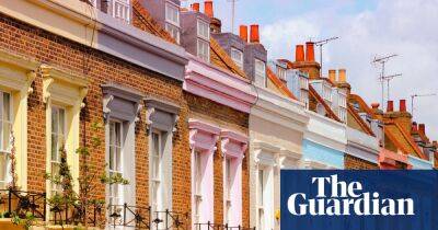 UK house prices flatline as mortgage rates rise, says Nationwide