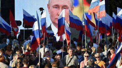 Ukraine war: Russia illegally annexes four regions in east Ukraine
