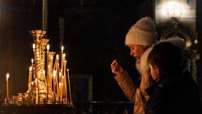 Ukraine war: Zelenskyy hails US aid, Abramovich wealth 'reorganisation', Orthodox Christmas