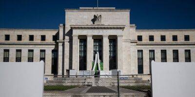 Fed Debates Whether Wages or Low Unemployment Will Drive Inflation