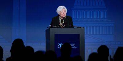 Yellen Says U.S. Could Move to Protect Deposits at Other Banks